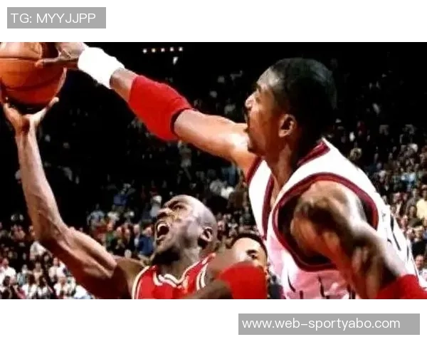 奥拉朱旺透露文班亚马渴望学习脚步技巧并愿意向他请教秘诀 奥拉朱旺透露文班亚马渴望学习脚步技巧并愿意向他请教秘诀