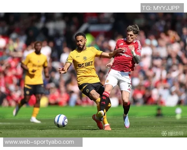 曼联因今夏贷款引援净债务首次突破十亿美元大关 曼联因今夏贷款引援净债务首次突破十亿美元大关